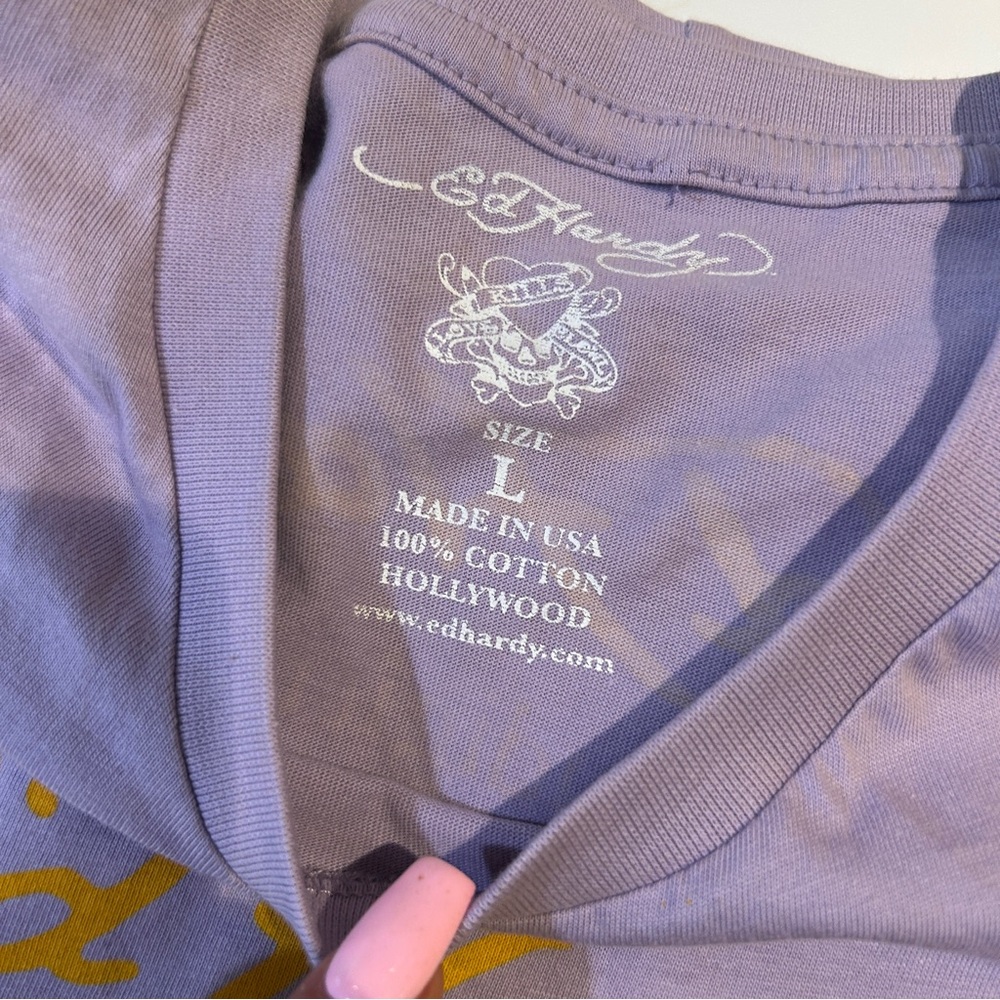 Ed Hardy Lavender Tee with Graphic Design - Picture 4 of 4